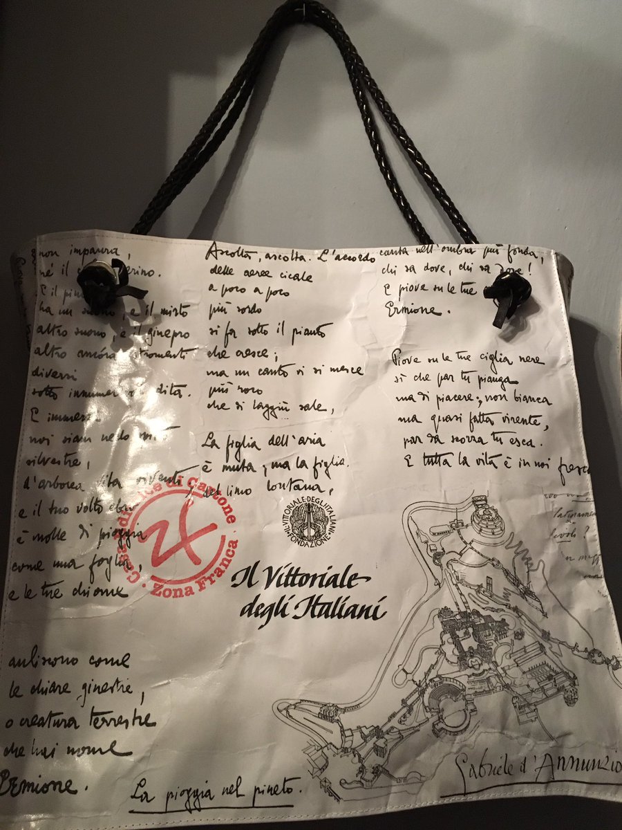 È di moda la cultura con gli Accessori da indossare di ZonaFranca.