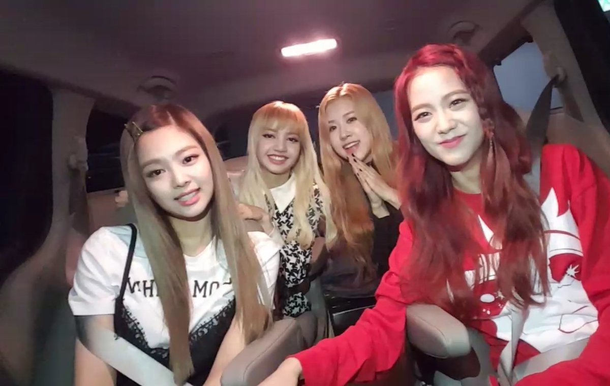 Vliveofficial's tweet photo. #BLACKPINK 뇽안뇽안~#블랙핑크 첫 브이 스팟 라이부우우~~숨만 쉬어도 이쁜 블핑이들 자주 만났으면 ♡ヽ(＊＞∇＜)ﾉ♪ >>https://t.co/XhE06FyqUV https://t.co/Jge0b2WA0l
