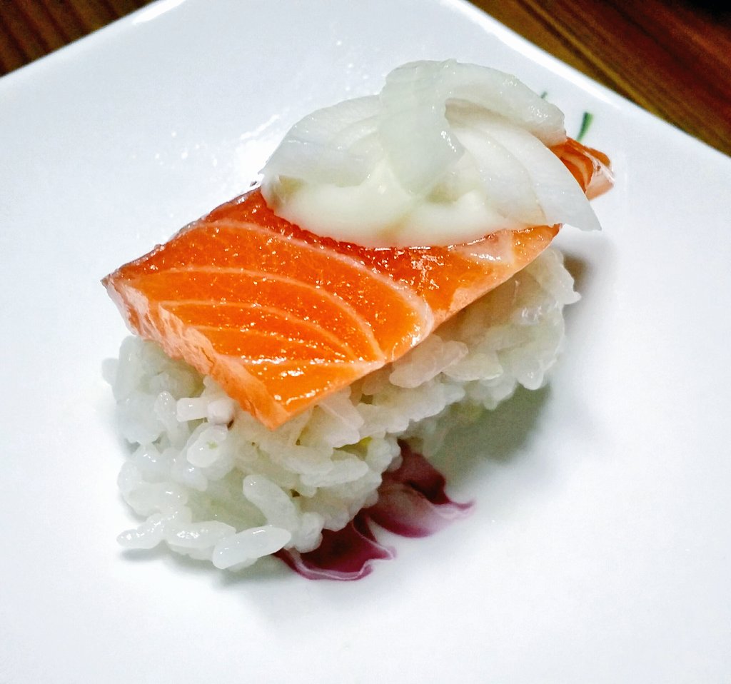 p_danmi_l's tweet image. 님들 연어는 오로라 생연어 입니다 기억하세요!!! 이거 먹고 천국 가자!!!