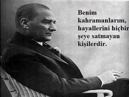 Bir Tutkudur Mustafa Kemal;
Nice sevdalara değişilmeyen.
Yitirilmiş Kasımlarda açan umuttur,
Bir baştır, vazgeçilmeyen…