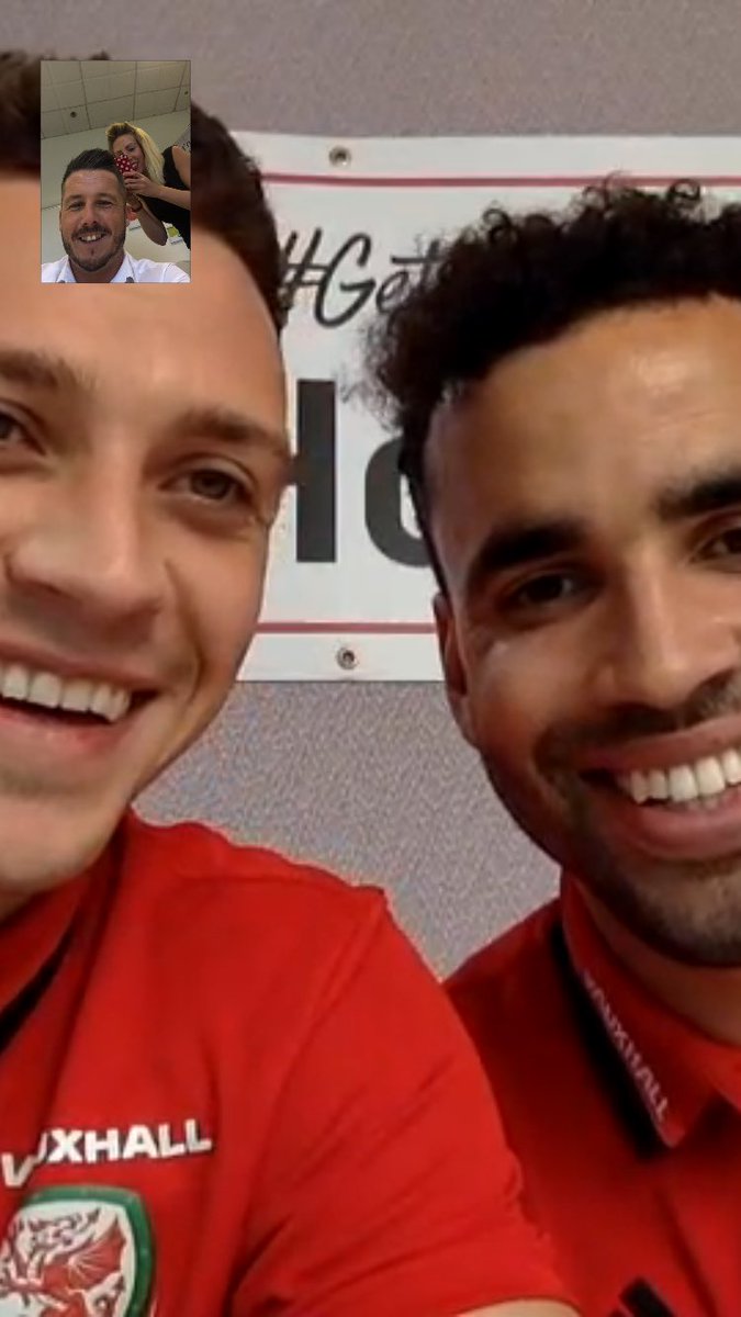 FreshFlow_'s tweet photo. Casual break in the office for us yesterday to Facetime James Chester and @RobsonKanu 👌🏼 #wales #togetherstronger #gorauchwaraecydchwarae https://t.co/VtlsP689K9