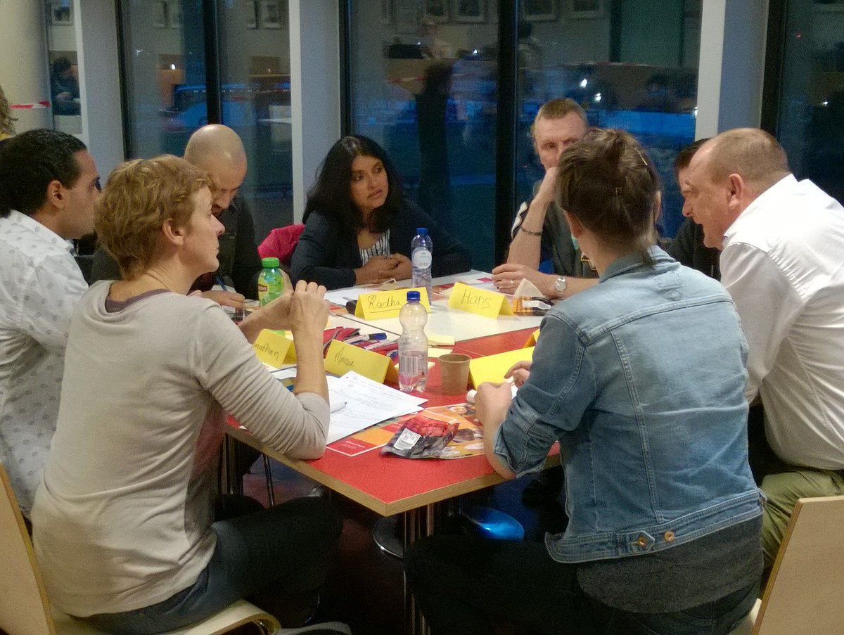 Openhartige en gevoelige #jongerendialoog #respect <a href="/HU_Utrecht/">Hogeschool Utrecht (inactief)</a>  "We praten nooit op deze manier met elkaar". Dank Joske, Sacha en Monique!