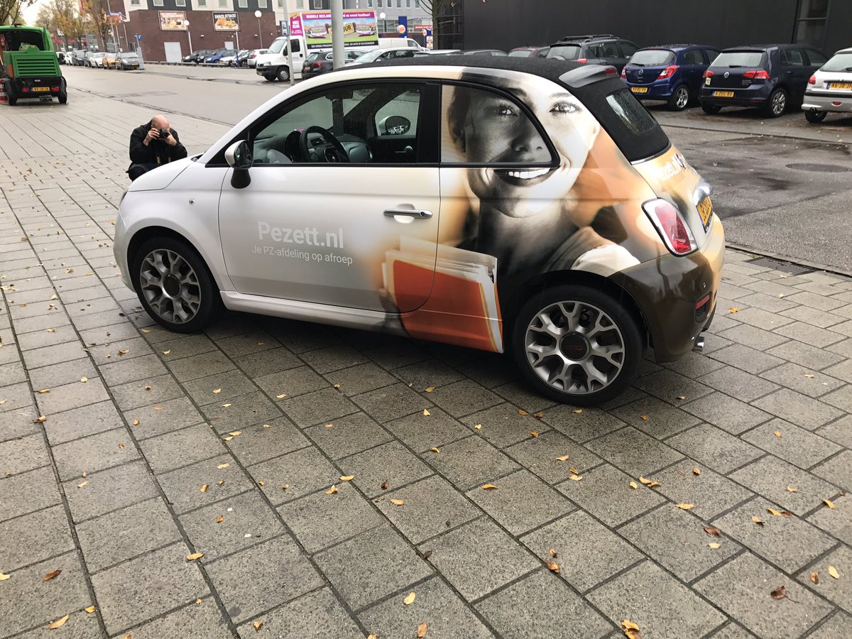 Super gaaf geworden onze nieuwe #Fiat500! #Trots zijn we op onze nieuwe huisstijl..  <a href="/InfoPezett/">Pezett</a> pezett.nl