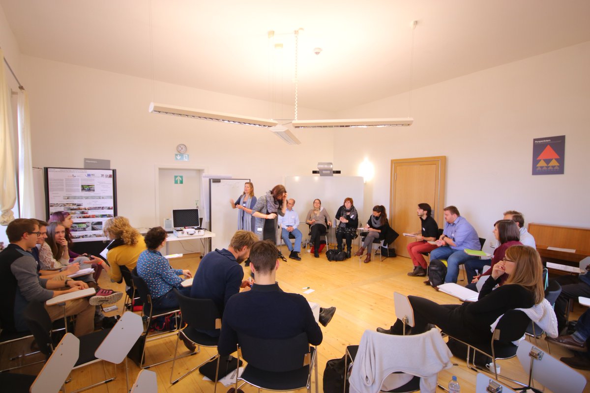 engagierteHS's tweet image. CivicOER - Unterstützung von Medieninitiativen. Gute Stimmung und Lachen verspricht ein spannender Workshop zu werden #ehs2016