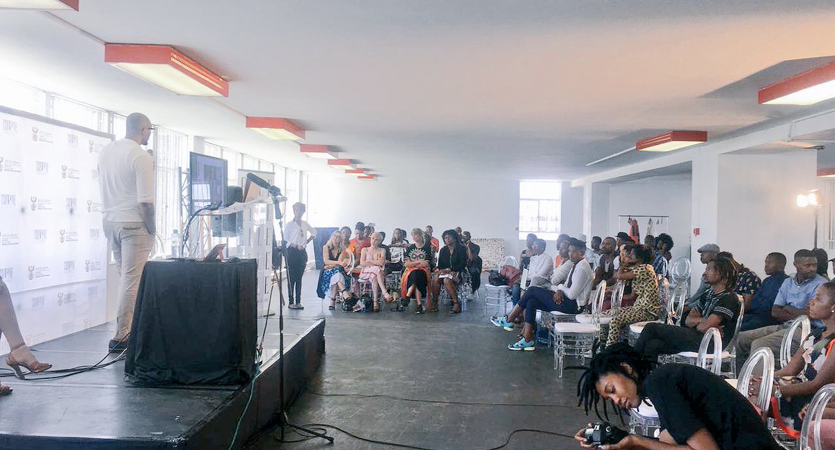 Lloydi_Boy's tweet photo. @NakedApeSA in action 🙌🏻 @FashionIMBIZO #LoveLocal #LicalIsFuture https://t.co/xn3SAzUafG