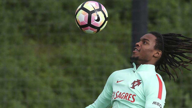 JanFHagen's tweet photo. Rio Ferdinand: "If I was a Man United scout, Renato Sanches would already by at the club. I'd drag him by his hair and said "let's go!" https://t.co/JQR0FUIv0s