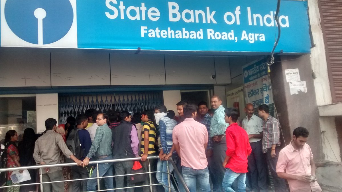 martinjamescox's tweet photo. @TuurDemeester I'm in India. Indian banks re-opened today to big queues! ATMs still closed where we are. https://t.co/LcTQxPfXgE