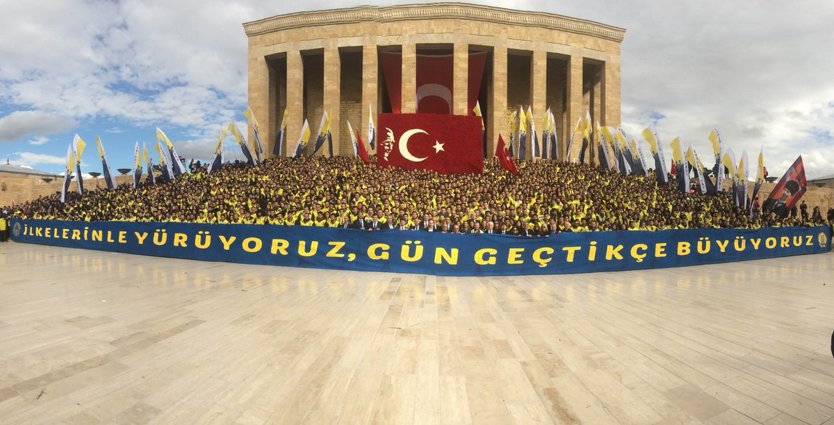 "Açtığın yolda, gösterdiğin hedefe!"