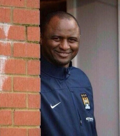 Friday 11th November. 📅

USA vs. Mexico. ⚽️

World Cup Qualifier. 🏆

Waiting for one team to form a wall tomorrow like...