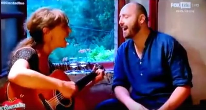 hardenheart's tweet photo. ...l'unica cosa che conta per me è la musica..finalmente un po' di gioia ;) e si...sorrido anch'io ;) #IlContadino #Foxlifeit #Claudio https://t.co/cb4bkOuUxK