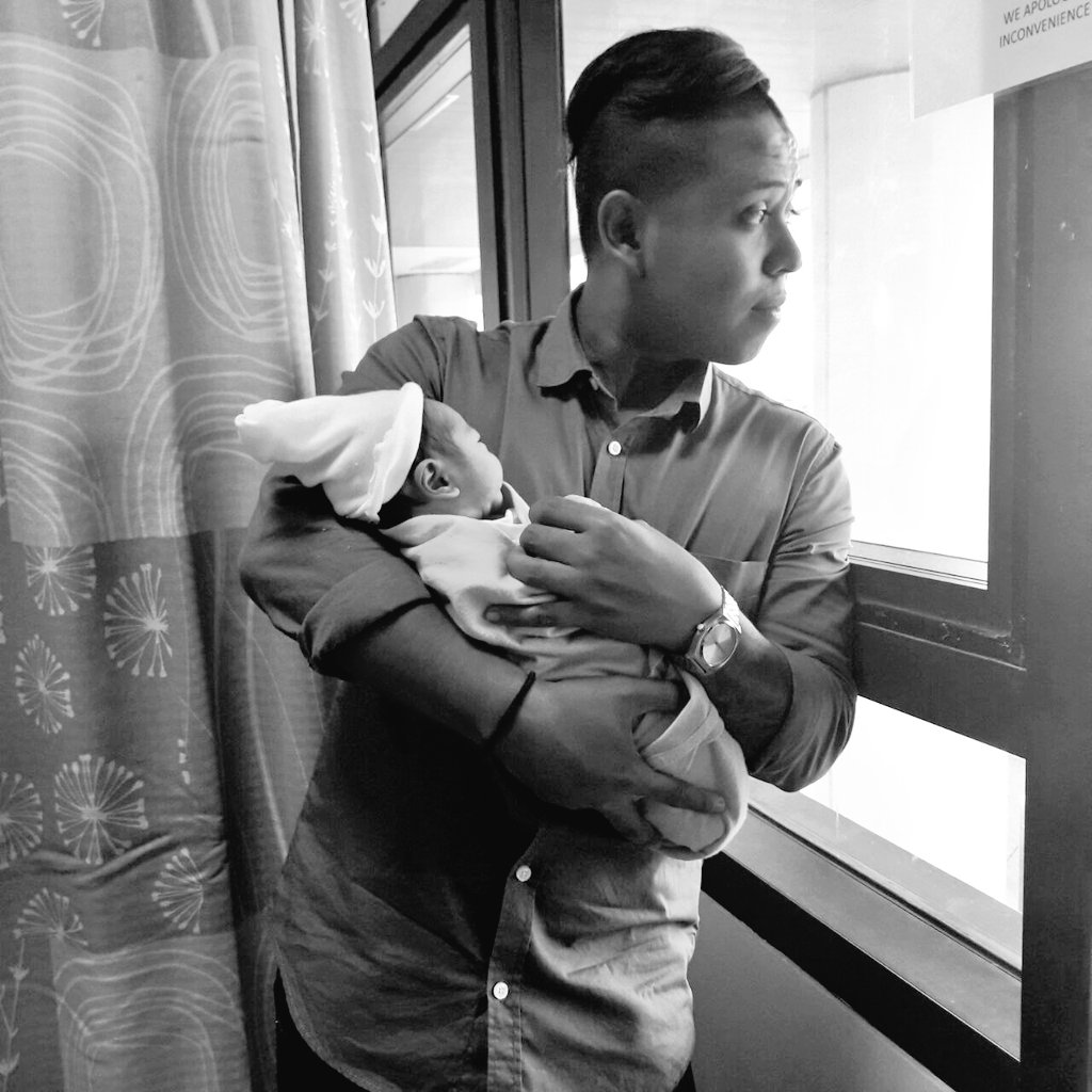 tatai_jr's tweet photo. Will always be my princess ..
#1stBaby #NurFarishaRehana https://t.co/wnmRVO5EDg