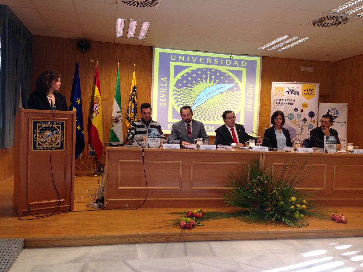 ColefAndalucia's tweet photo. Presentes en el seminario y presentación del libro "El papel del gestor deportivo en la organización del deporte en la sociedad actual". https://t.co/uIpDI8EB5Q