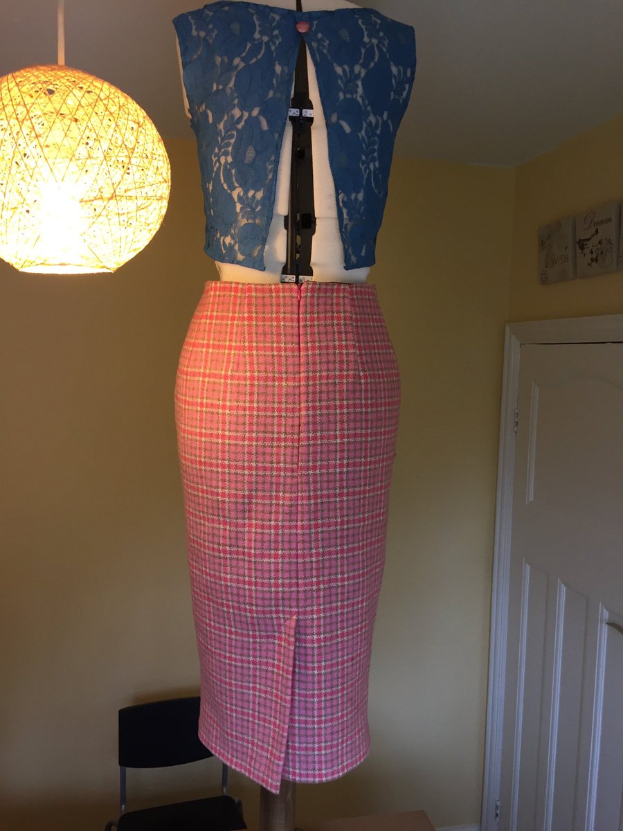 Silhouette_Sew's tweet image. All vintage fabric :), sometimes I don't like letting things go