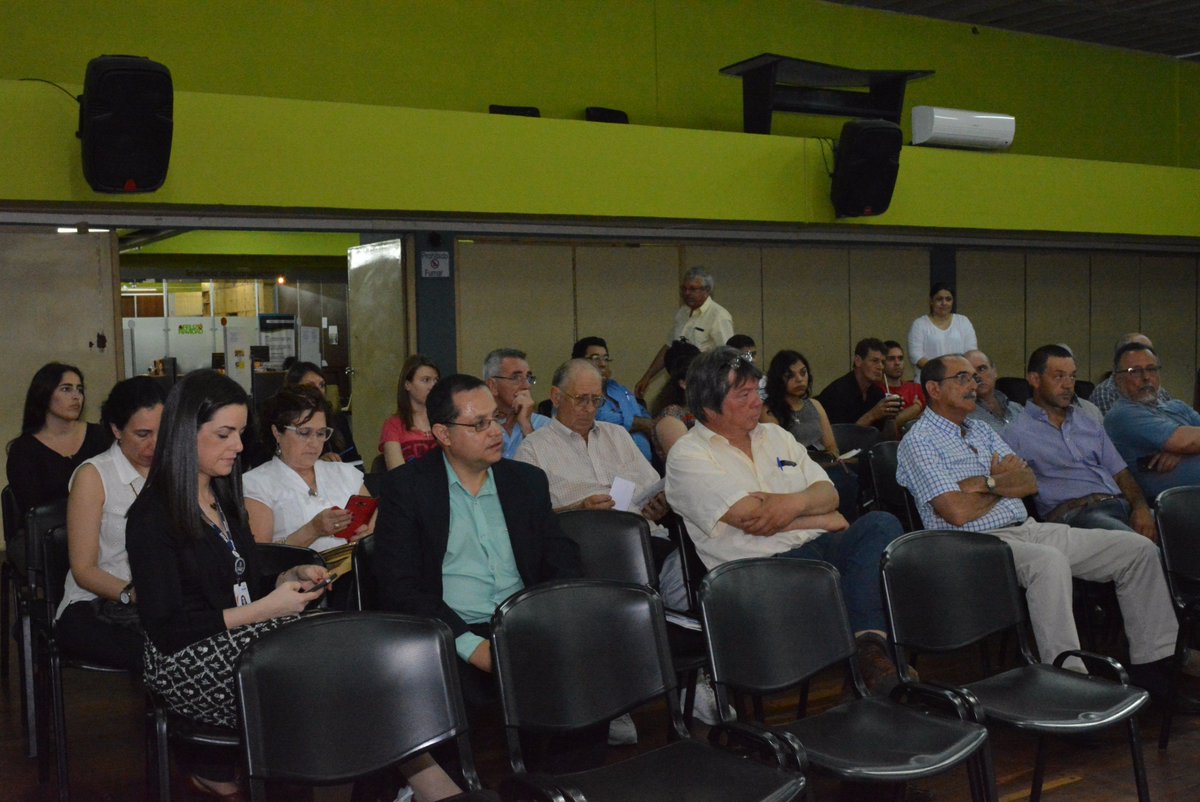 Desarrollo_IDR's tweet photo. Mesa temática "Mejora de la cobertura, pertinencia y calidad de la formación profesional" - Dialogo Social por el Empleo. 08/11/16 https://t.co/r6u9vocr8w
