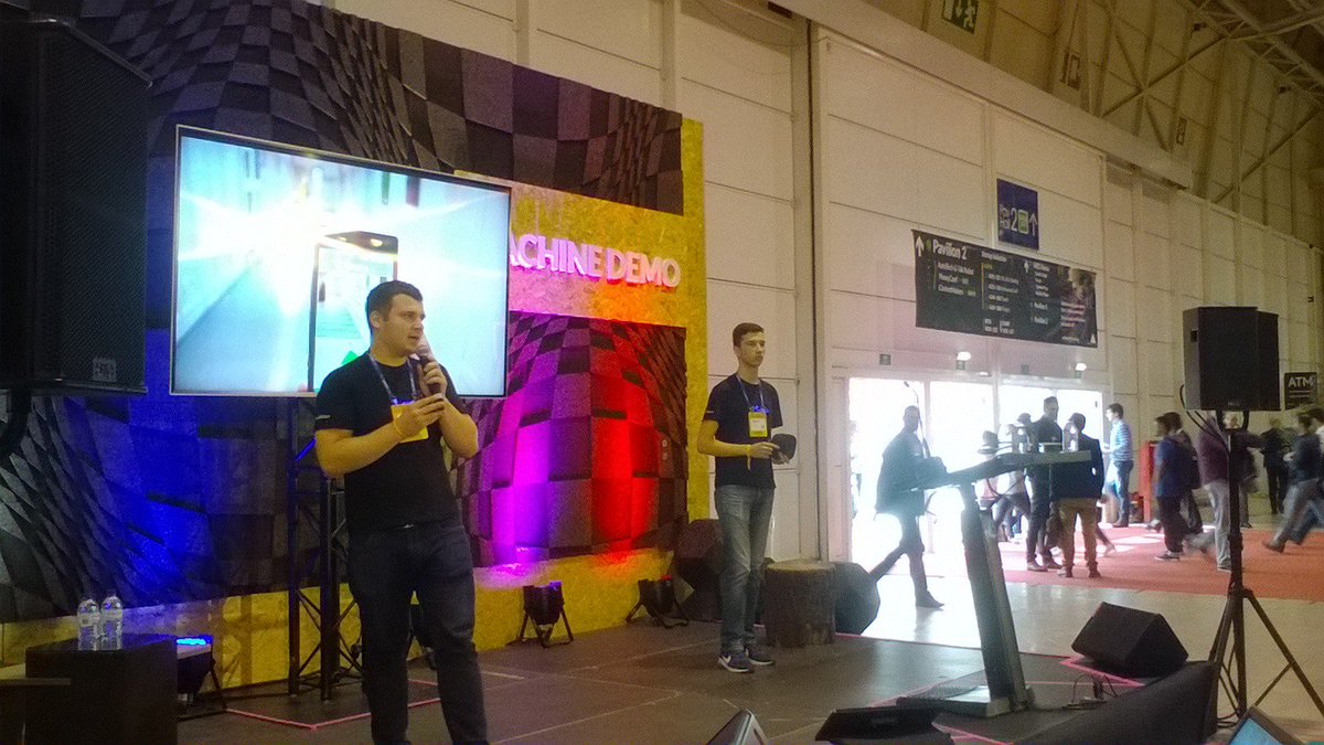 WebSummit's tweet image. .@LocaidMe and @porterkeyless give a demo over on #MachineDemo now, lots of cool ALPHA's to see this year 😊 #WebSummit