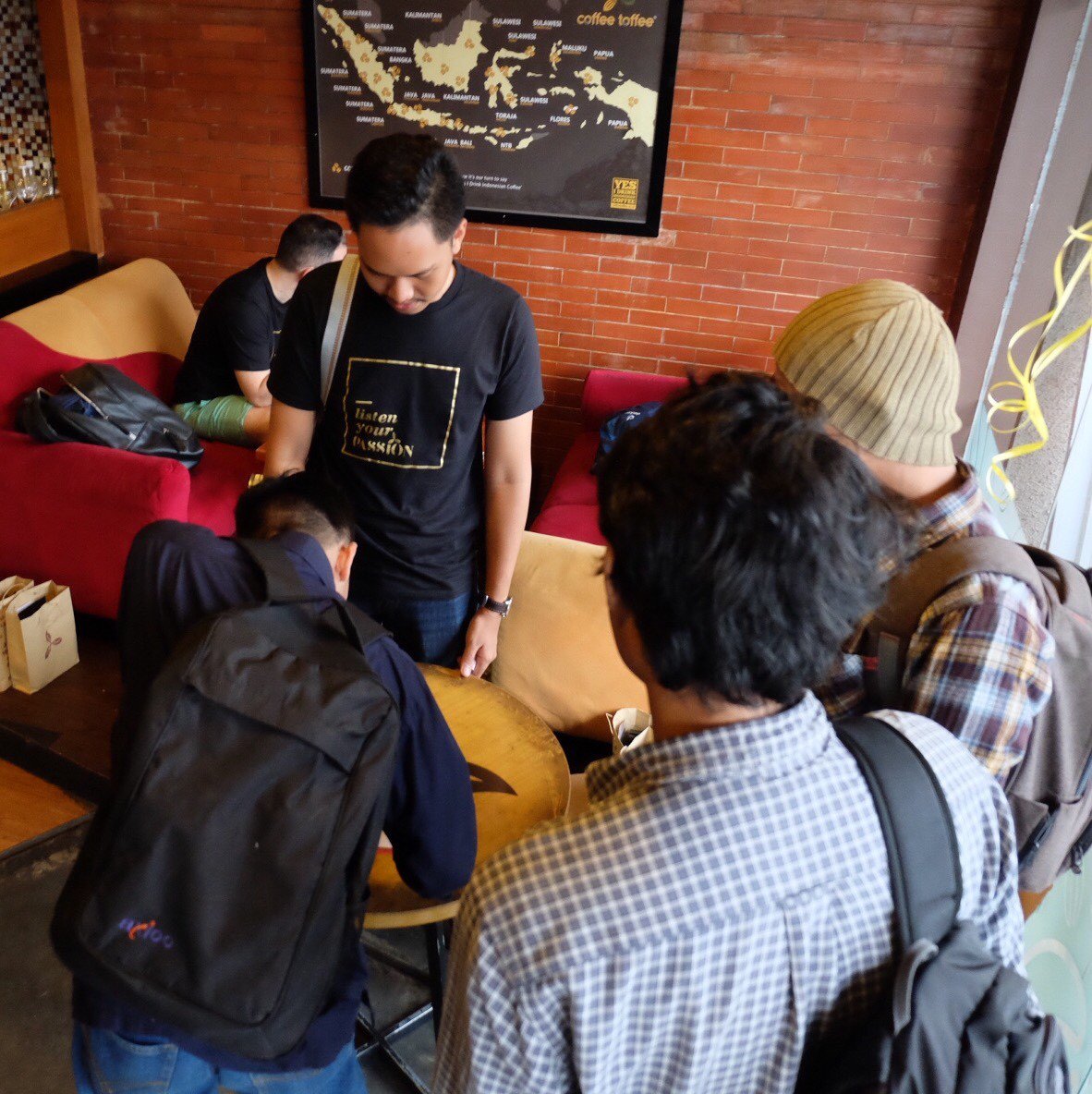 Terima kasih untuk rekan-rekan media dan komunitas yang hadir di Press Conference #JURUBICARA Stand Up Comedy World Tour by <a href="/pandji/">Pandji Pragiwaksono</a> sore td