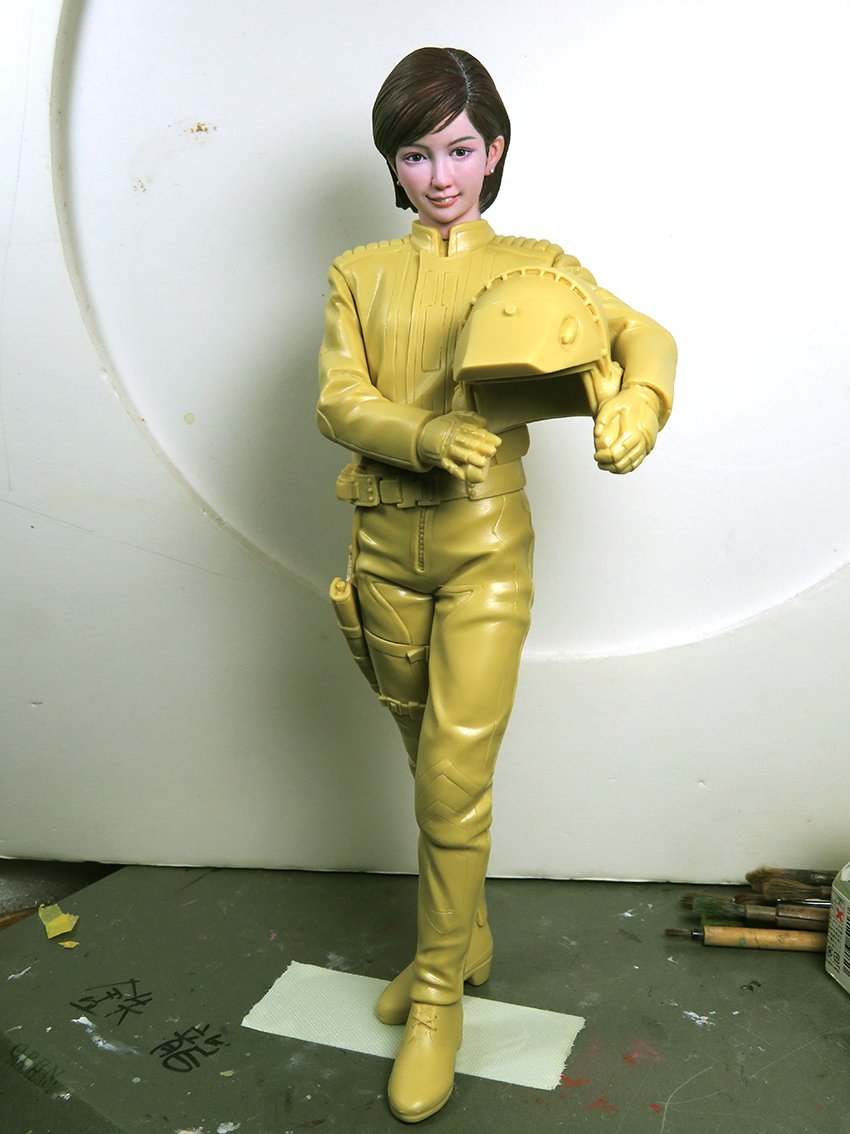 海洋堂1/6スケール ウルトラマンティガ『レナ隊員』 まだ完成途中だが