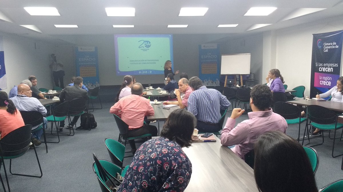 camaracali's tweet photo. Se da inicio a #ForosEnRed, un espacio para que los #FanáticosDeLaEstrategia compartan sus propuestas y experiencias https://t.co/Nc8Ba1jyCm