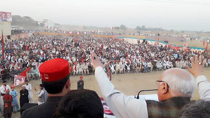 Palwasha_Abbas's tweet photo. Sea of Red in Risalpur # Noshehra today where many joined  #ANP in a graceful and huge event https://t.co/tFzHD8VOvX