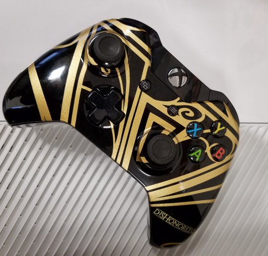 dishonored's tweet photo. Ready to play #Dishonored2? RT for a chance to win a custom Xbox Controller. https://t.co/evfJnFlk0m https://t.co/aWZbLI5e1t