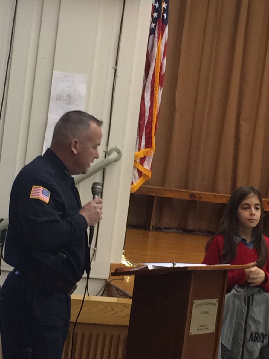 LinscottRumford's tweet photo. Veterans Day @LinscottRumford Thank You officer Wells https://t.co/i8kXuBJM9k