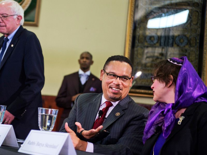 TPM's tweet photo. Bernie Sanders backs Rep. Keith Ellison for DNC chair https://t.co/SWGlxOT8J3 https://t.co/JxinFJ7HVQ