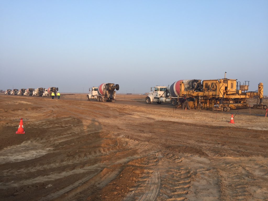 MorseTimothyd's tweet photo. Portable in Tipton. Building the first "new" Dairy in California in 5 years. #milkdoesabodygood #cemexusa https://t.co/CnHbB5CYMk