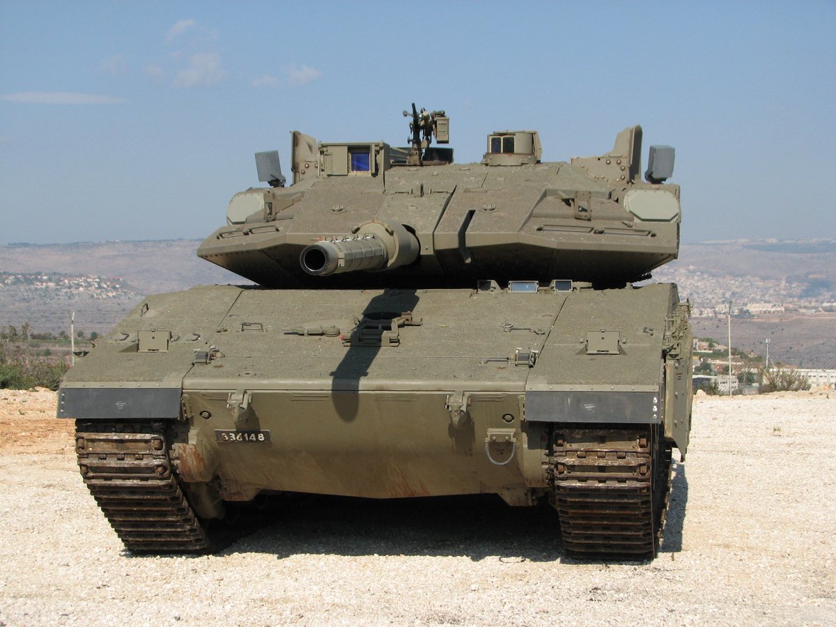 اسرائيل ستقتني المئات من منظومات Trophy للدفاع النشط لتزويد كل دباباتها ومدعاتها بها  Cw6Bg1BW8AARzbD