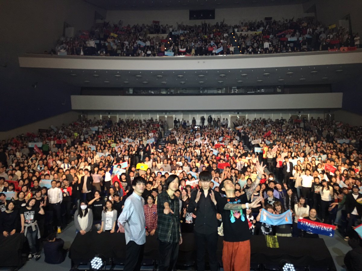 straightenerjp's tweet photo. ツアーファイナル人見記念講堂終了しました。"Step Into My World TOUR"全26公演！ありがとうございました！間髪入れず明後日11/12 は Fear,and Loathing in Las Vegas と2マン at 高松festhalle に出演します！ https://t.co/zcjOMh0y8c