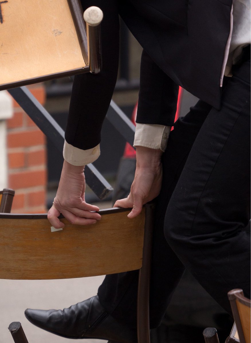 com_tpv's tweet image. Ce soir au chapiteau place st-Pierre un apéro spécial : 18h spectacle Traverse et 19h performance de Chiara Mulas - entrée libre