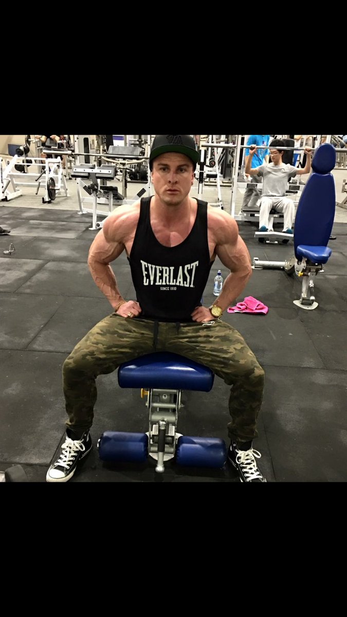 Hes_finee's tweet photo. When your trying to mentally prepare yourself for that last lift #nopainnogain https://t.co/Yg7irTkubL