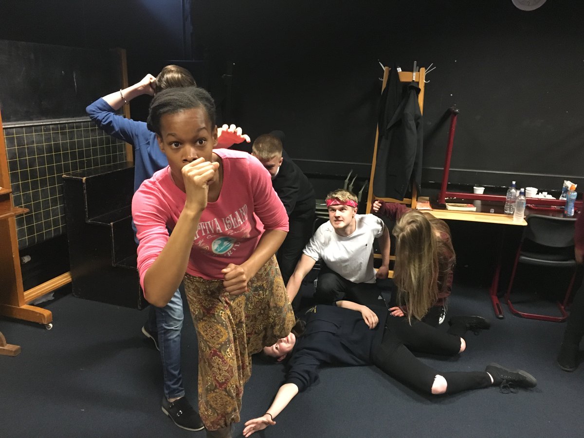 HillparkSec's tweet image. Thanks to @RCStweets for delivering a brilliant workshop, exploring Shakespeare's Macbeth. Pupils loved it! #drama #BAstudents