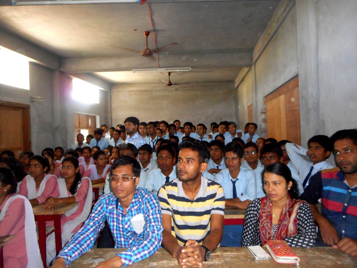 AedFoundation's tweet photo. AED Foundation organised an event for scholarship awareness and online application for minorities/SC/ST students. https://t.co/9G847kgBJI