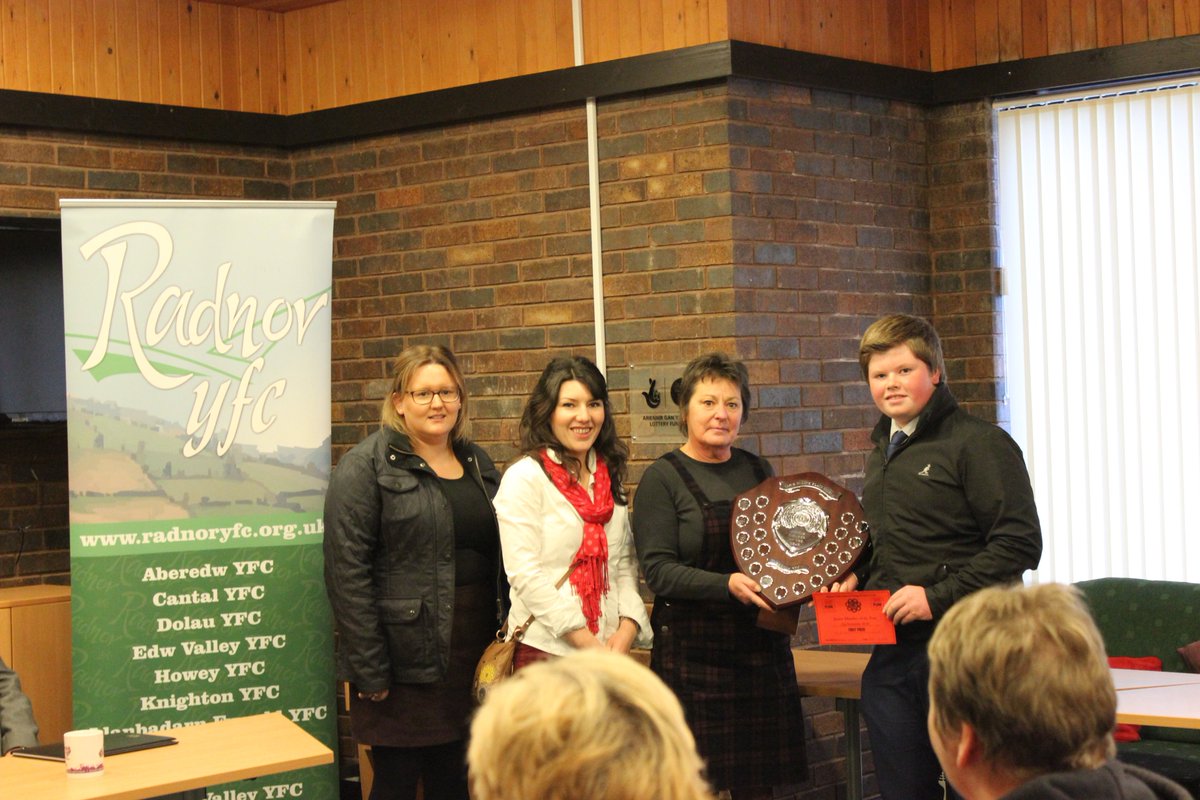 RadnorYFC's tweet photo. And our Junior Member of the Year Mark Nixon, Edw Valley YFC, thanks to our judges Katie Morris, Elaine Blair &amp; @vhope86 @WalesYFC #radyfc https://t.co/LEwFH6dpKU