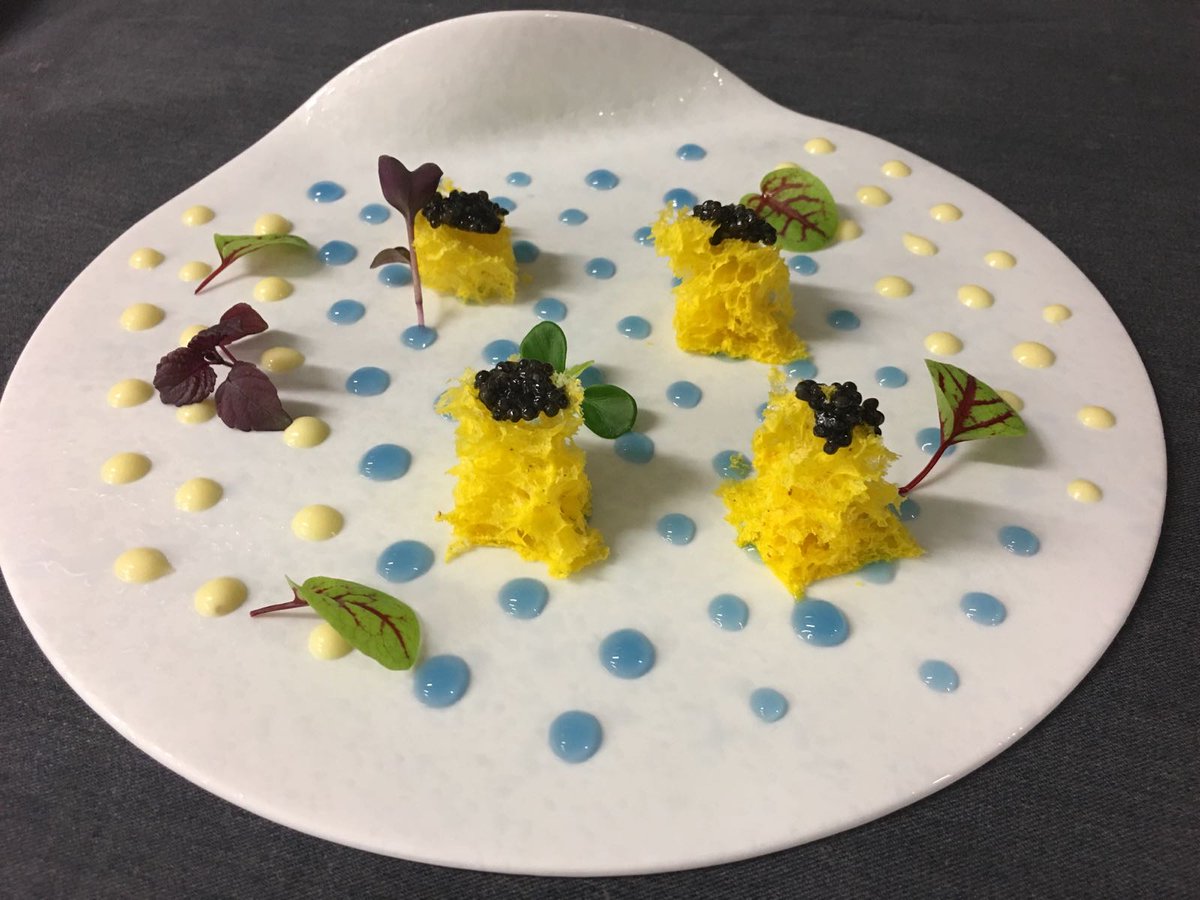 Sbrisolona salata, acqua di fiume e crema di patate <a href="/RiboldiAlberto/">alberto riboldi</a>, Chef Patron di @castellomalvezzi #calvisiuscaviar #ricette
