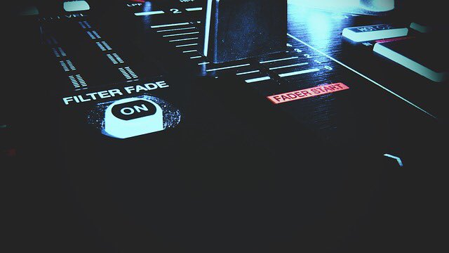 NoiseRoomUk's tweet photo. Get involved! Let your mates know about us! Send us your mixes and tracks for a promo 🔊 The bigger the better ✌🏼️ https://t.co/MF605cVHmC