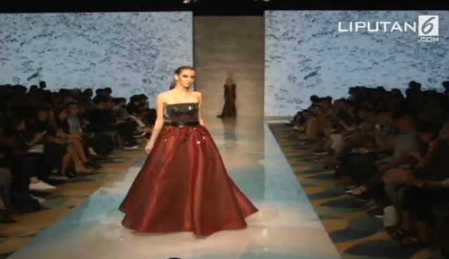 vidio's tweet photo. Now!! Saksikan Live Streaming #IPMITRENDSHOW2017 w/ Hian Tjen.
Klik di sinii https://t.co/W3kfWLg5F7
#IPMI30 #IPMITRENDSHOW https://t.co/1vQvC17Sky