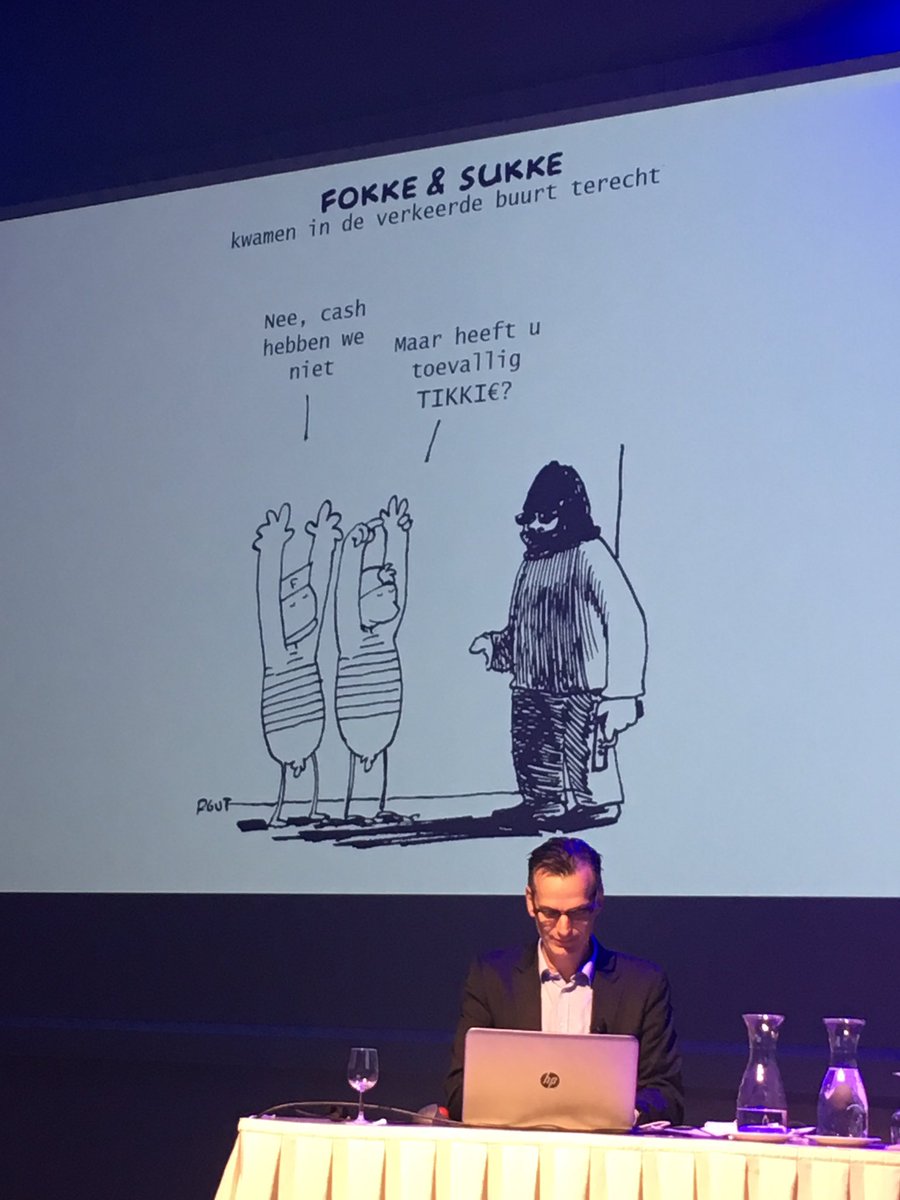 Live worden <a href="/fokkesukke/">@JMvTol</a> s gemaakt op Betaalvereniging jaarcongres! Dit vond ik de beste.. 😂