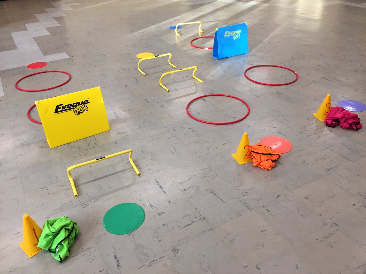 earlyintosport's tweet photo. Fundamental movement skills with Yr1 teachers today. Jumping our way forward with simple but effective activities. #teachersmakeadifference https://t.co/iYrQpKL8sh