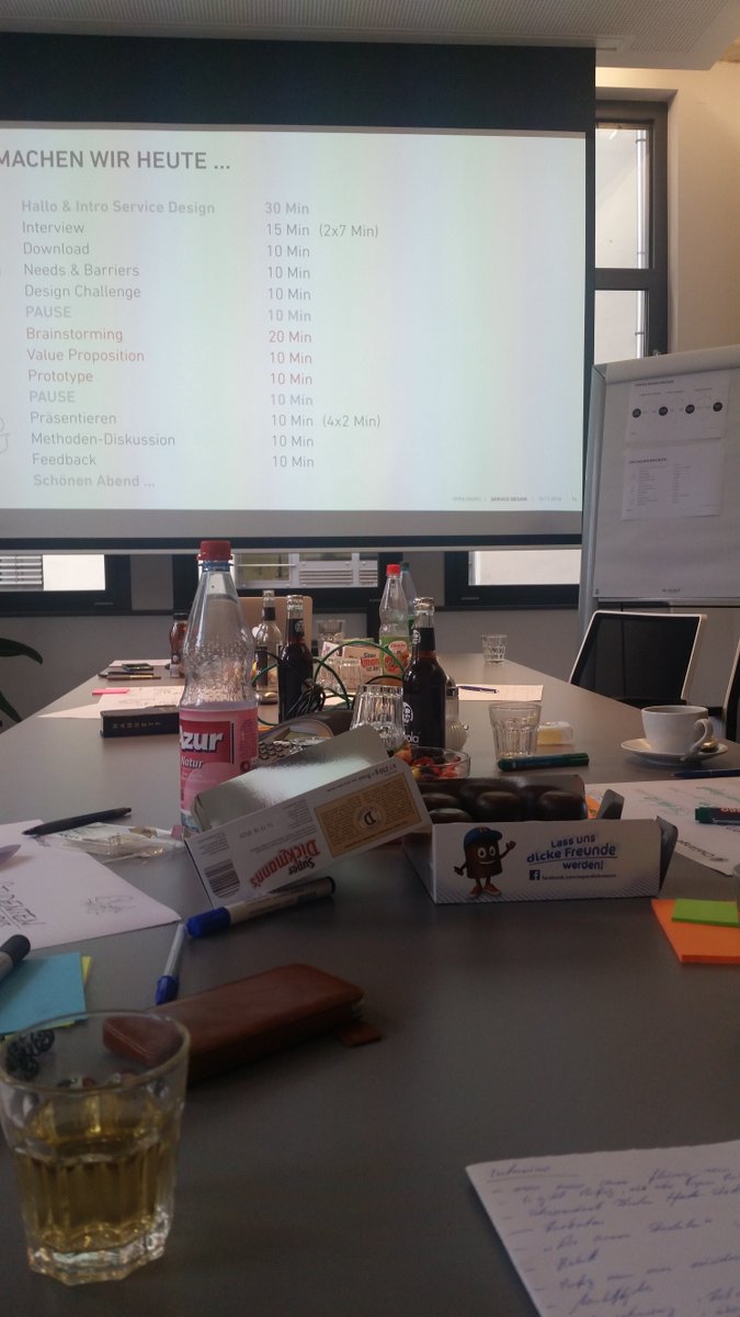 herma__j's tweet photo. Opendoors bei @sinnerschrader Frankfurt #onkomm #workshop #servicedesign #hda 👍 https://t.co/xOO4IBDYFc