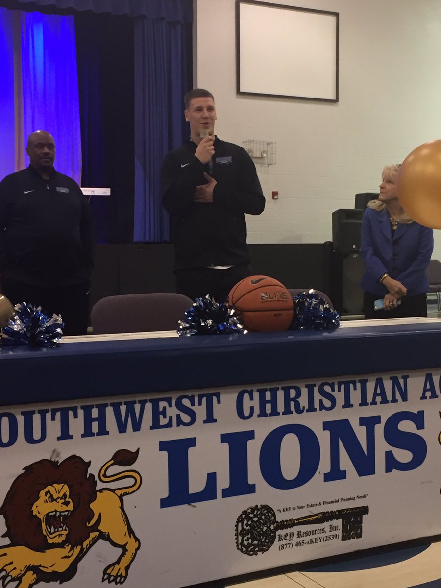 SCAhoops's tweet photo. The ink is dry. Emir Ahmedic has signed his NLI to play basketball for Oral Roberts next fall. https://t.co/u6TH31jbav