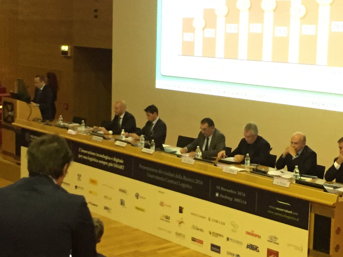 dicoweb's tweet photo. Il futuro della #logistica sarà #smart e #digitale. Grande successo per l'evento organizzato dagli @Osserv_Digital #OCL16 https://t.co/S3vSoKTj6W