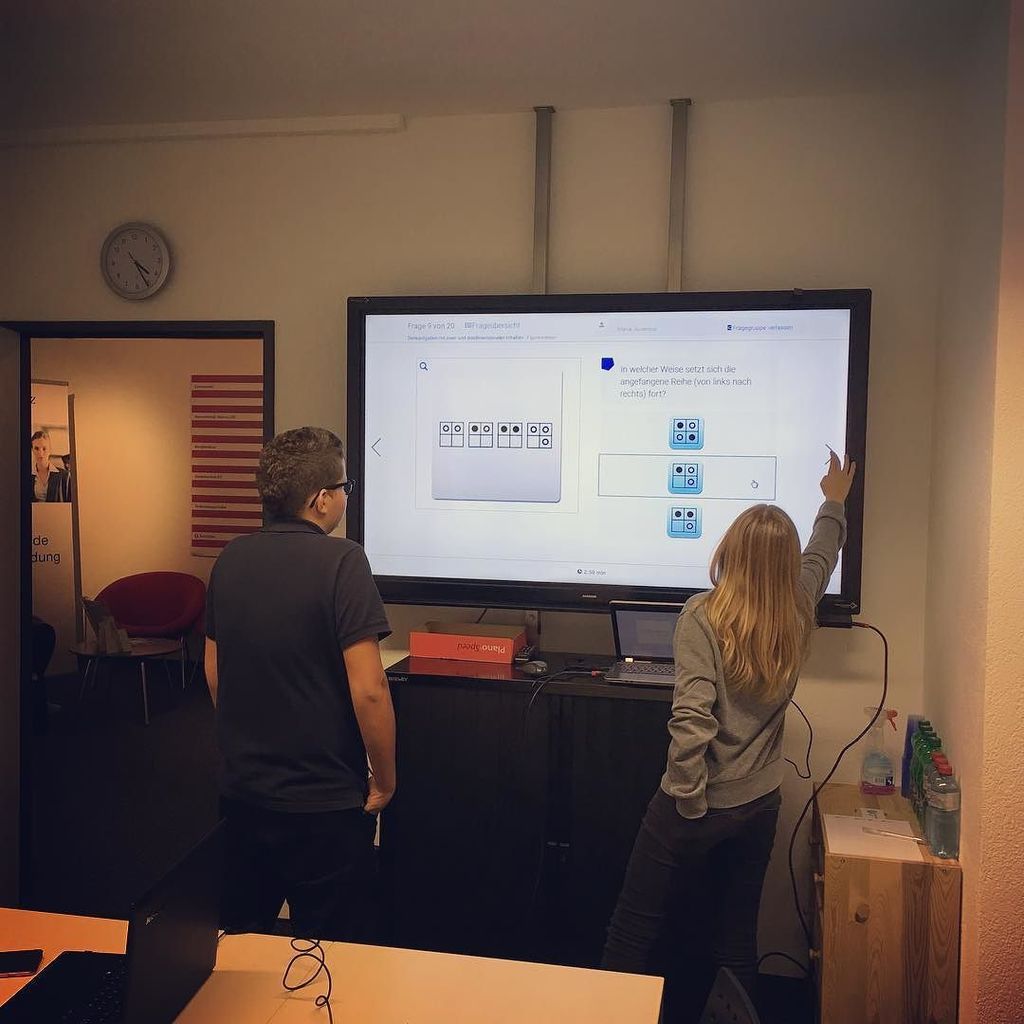 media8school's tweet photo. Es darf auch gespielt werden am #Zukunftstag! 😉#nationalerzukunftstag #basicCheck #tweetgr… https://t.co/XS3sRG2WiT https://t.co/kmQ4HplBWp