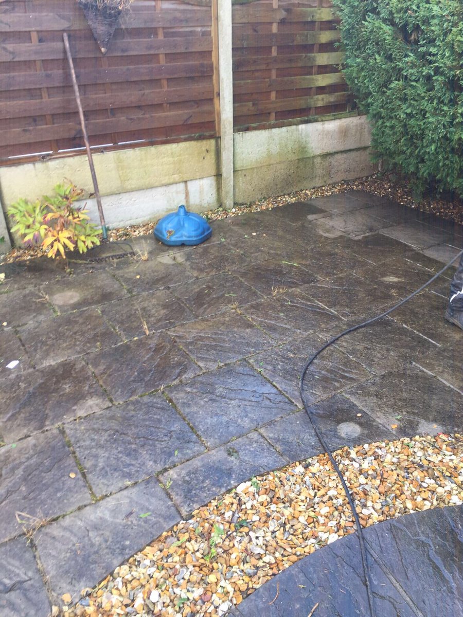 HoldingNeil's tweet photo. Another satisfied customer today! #jetwashing with @Tommyhodge15 https://t.co/qqU3UaQQef