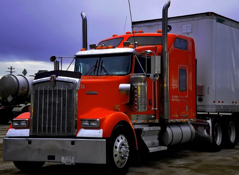 ShunnarahGC's tweet photo. Today's blog post is "The 4 Causes of Commercial Truck Accidents" Follow the link below....

https://t.co/oj1vgognQB https://t.co/zbfeuOBk7H