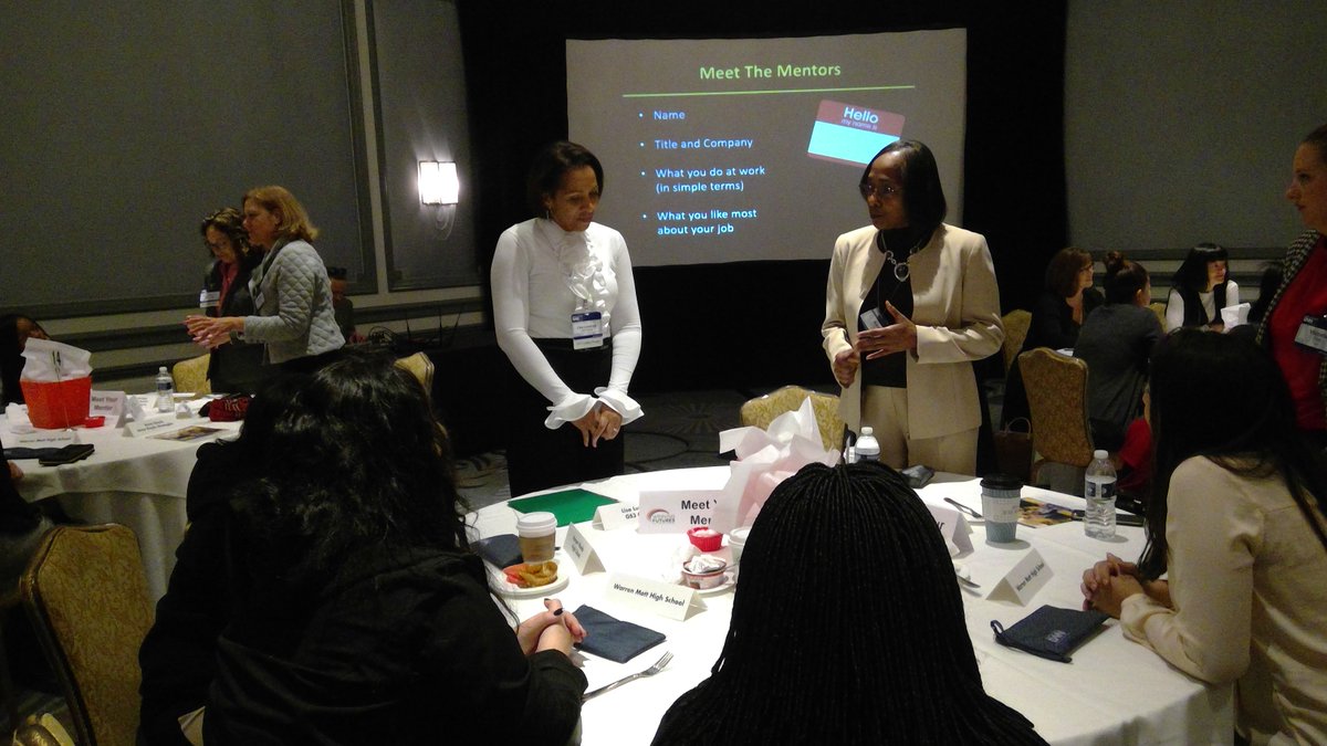 CEO Lisa Lunsford's at the <a href="/Automotive_News/">Automotive News</a> Leading Women Network Conference this morning + mentoring future entrepreneurs #anleadingwomen