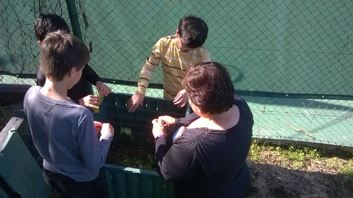 Michelle_Joos's tweet photo. Come and nurture nature at Lincoln's "outside classroom"! 
#lincolngin #aelincoln https://t.co/gBbrR1yA0l