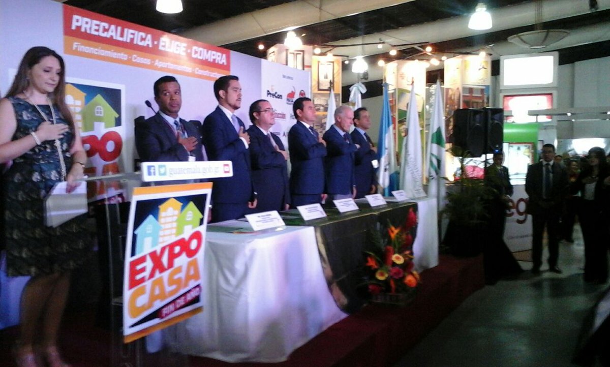 RadioPuntoGT's tweet photo. Presidente @jimmymoralesgt y alcalde Alvaro Arzú acuden a inauguración de #ExpoCasa2016 Vía: @pceduardored https://t.co/Azz7SIBcct