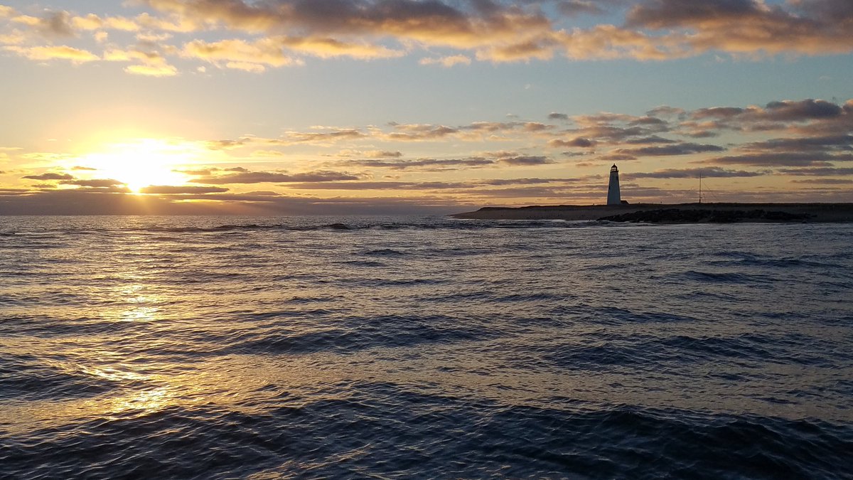 What marketer at #inbound16 wants to have to come to #nantucket 2x's per/mo to work with us? We are looking for a partner 4 using #hubspot