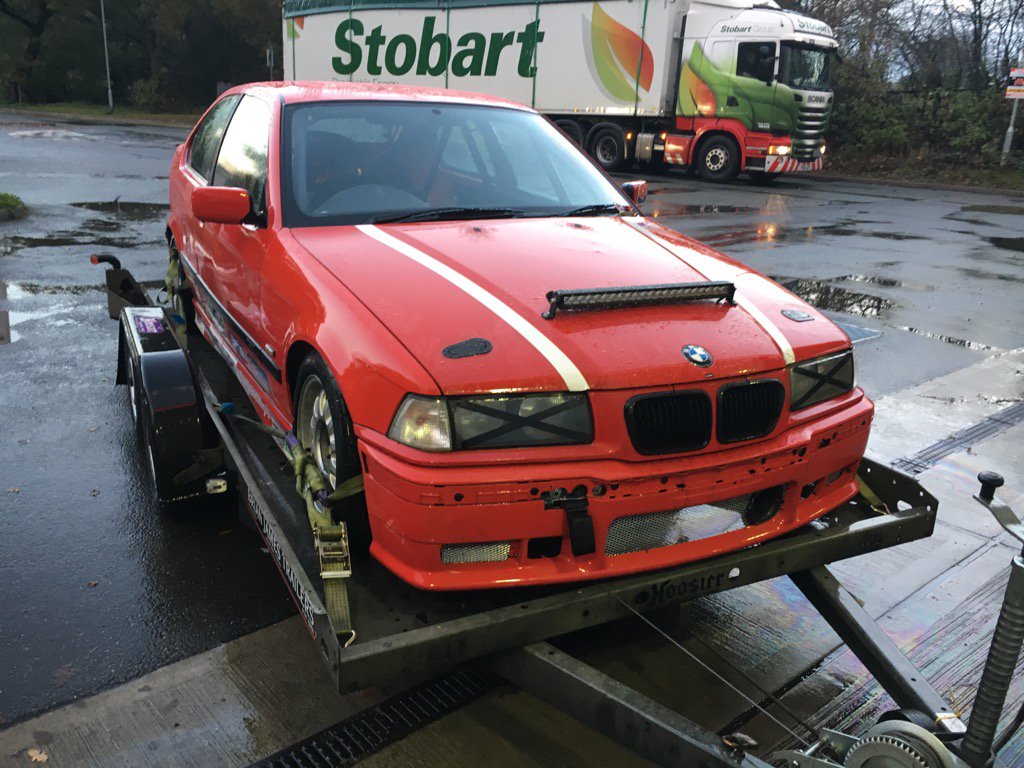 DDC_Racing's tweet photo. Quick fuel stop @MM_RoR https://t.co/4IozBGV0If